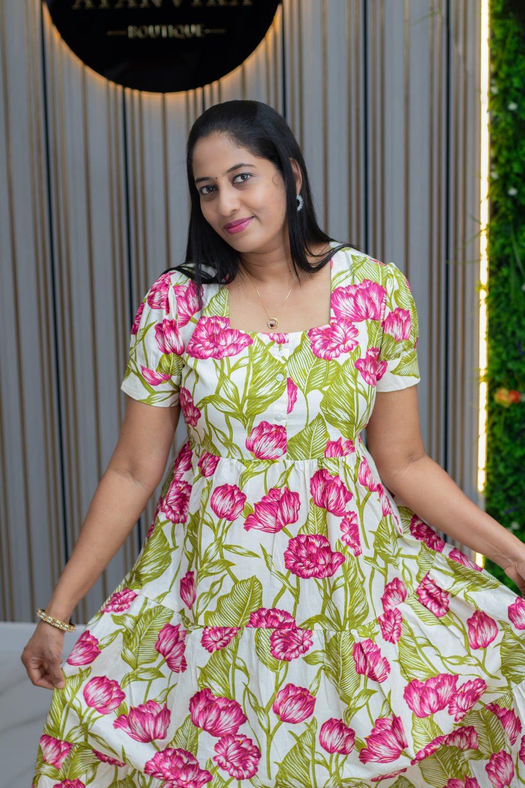 Cotton midi dress with puff sleeves
